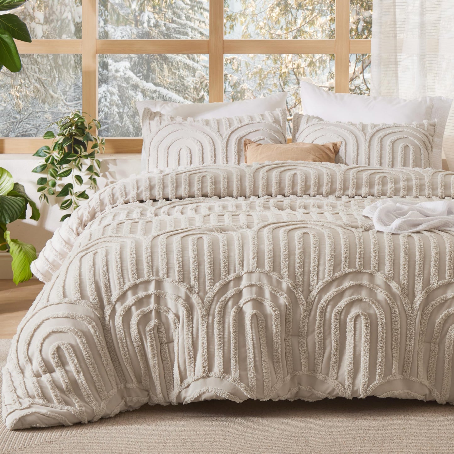 Bedsure Boho Tufted Queen Comforter Set - Beige Boho Bedding Comforter Sets 3 Pieces Farmhouse Shabby Chic Embroidery Bed Set Soft Fluffy Cozy Arch Pattern Comforter for All Seasons
